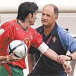 Scolari a kapitán Portugalska Figo